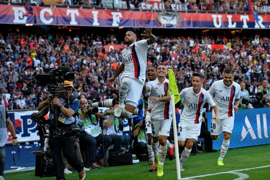 14, 巴黎圣日耳曼刷新队史连胜纪录  