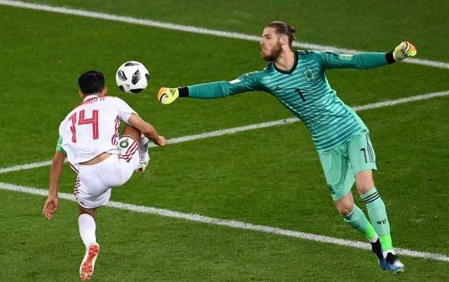  曼城新援即插即用，首秀传射击溃铁锤帮  