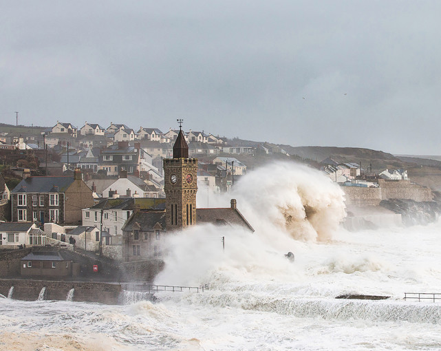  兰斯vs巴黎延期因极端天气扰动  