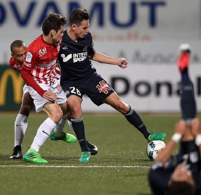  格勒诺布尔定位球防守严密，零封对手取分